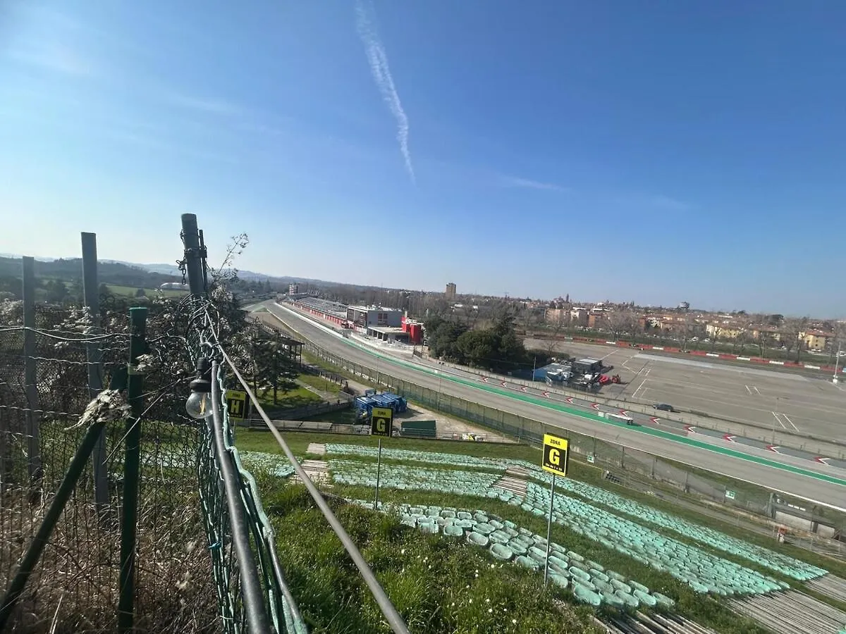 La Rivazza Apartment - Autodromo- Private Parking Imola