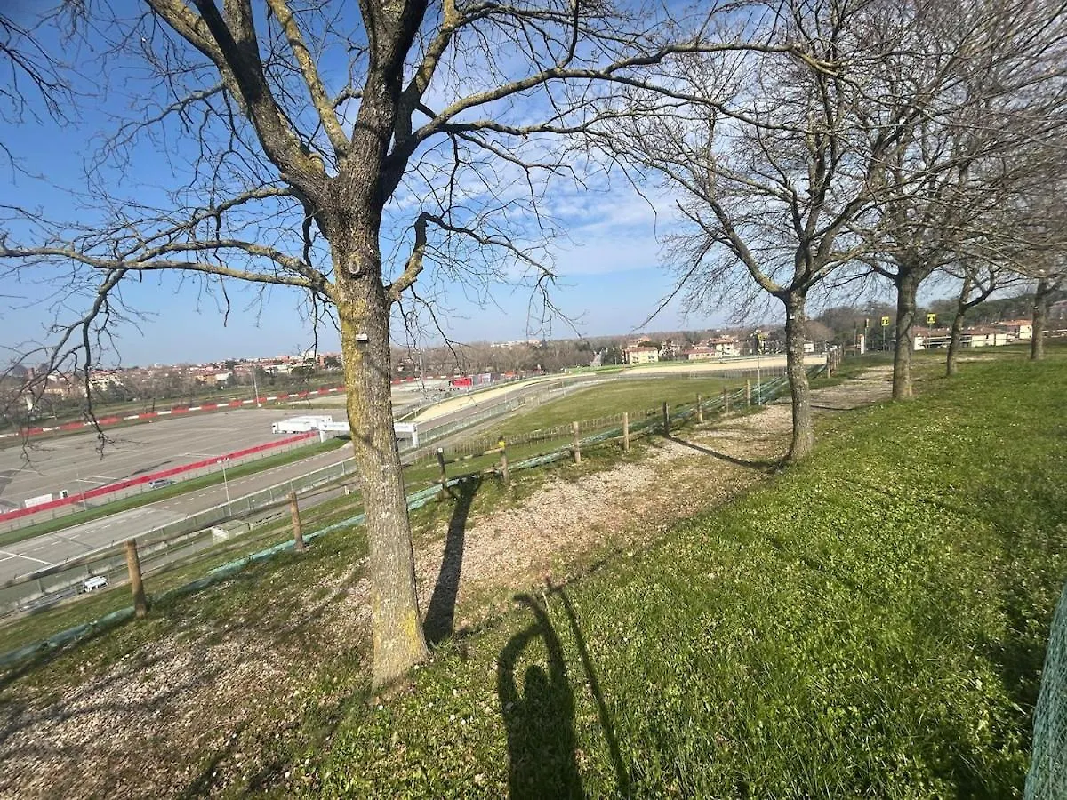 La Rivazza Apartment - Autodromo- Private Parking Imola Italy
