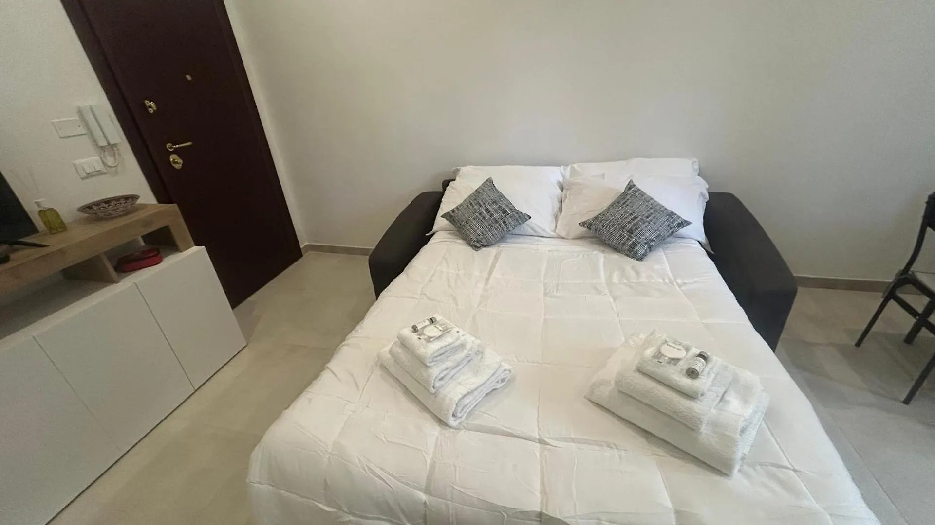 La Rivazza Apartment - Autodromo- Private Parking Imola Italy